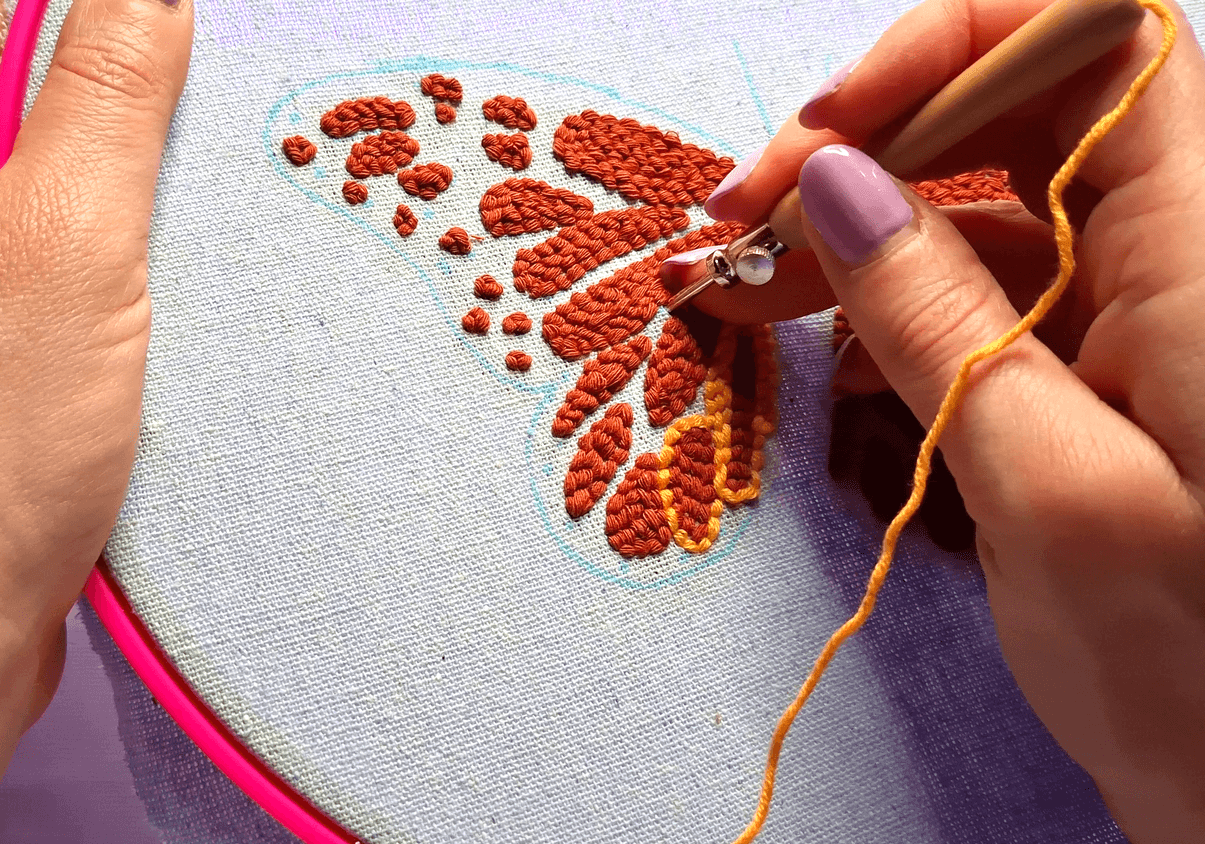 Ricamare per l'Anima: Quando la Perfezione Diventa il Nemico della Gioia