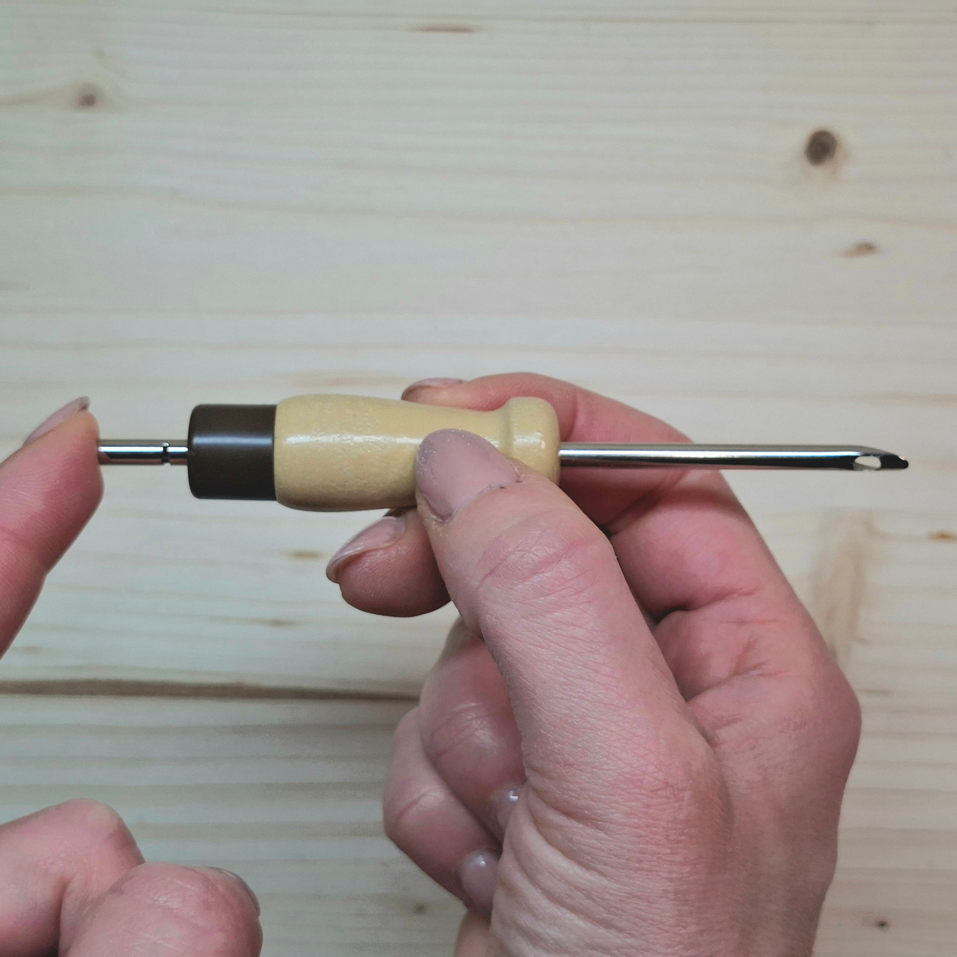 Lavor Punch Needle 4mm - Ago Regolabile (Filati Medi)