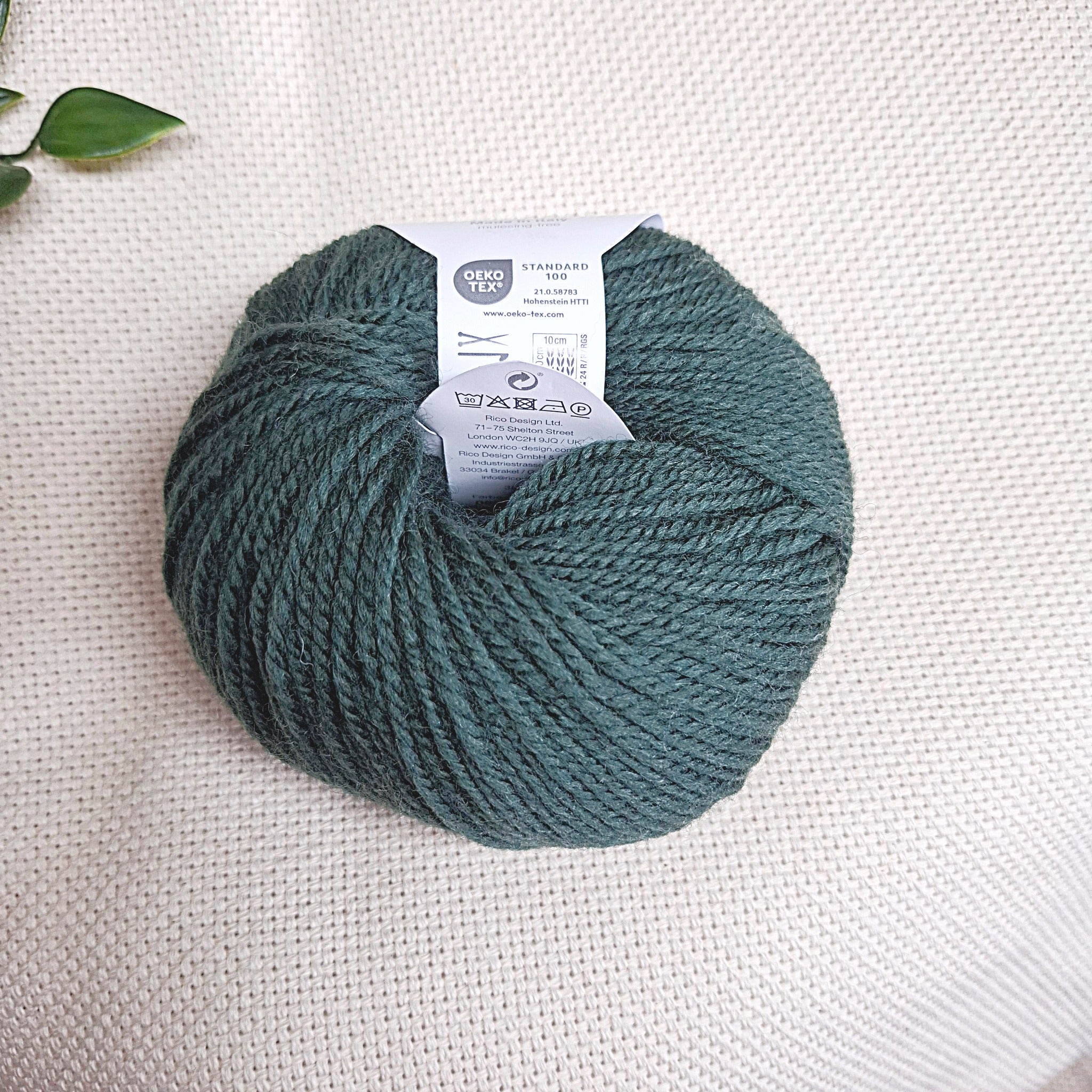 filato per punch needle spessore Aran verde scuro