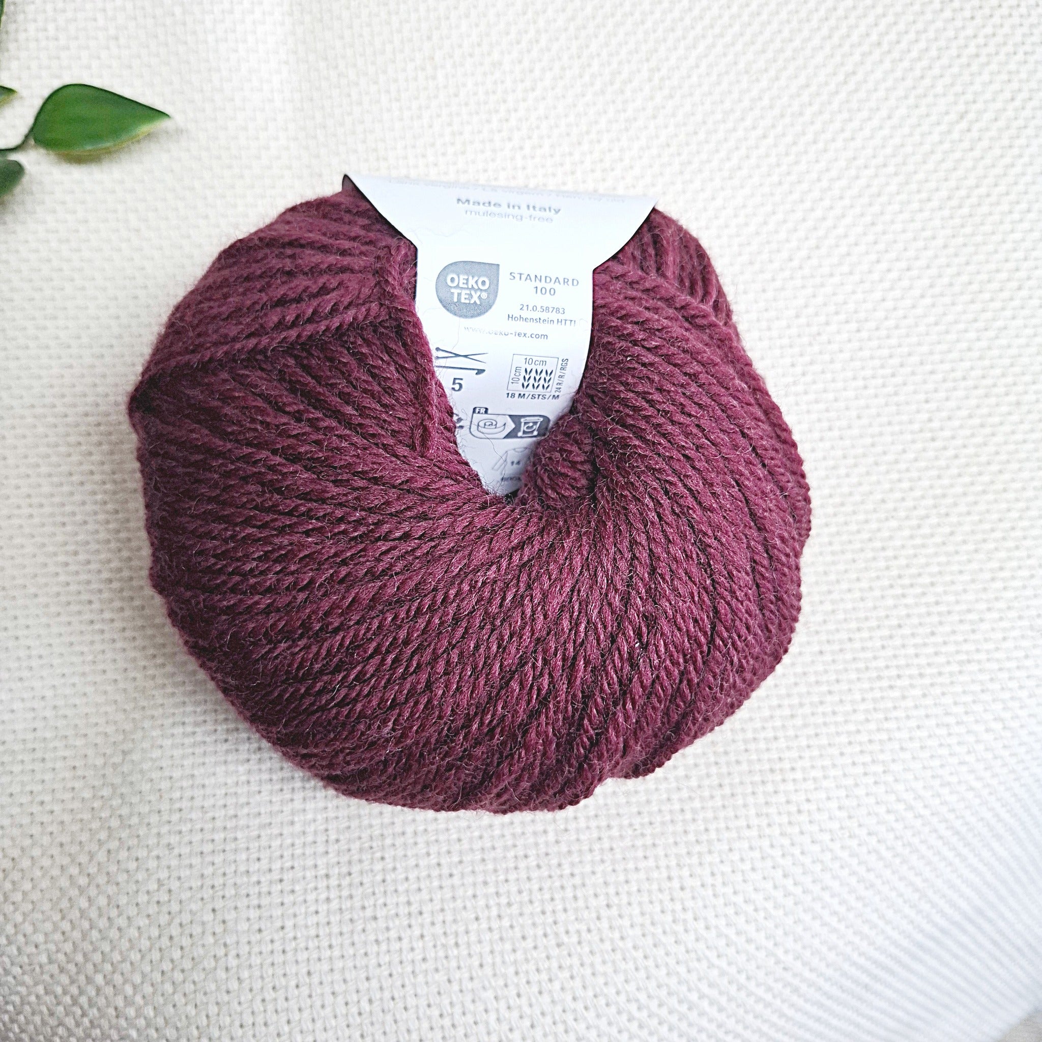 filato per punch needle spessore Aran vinaccia
