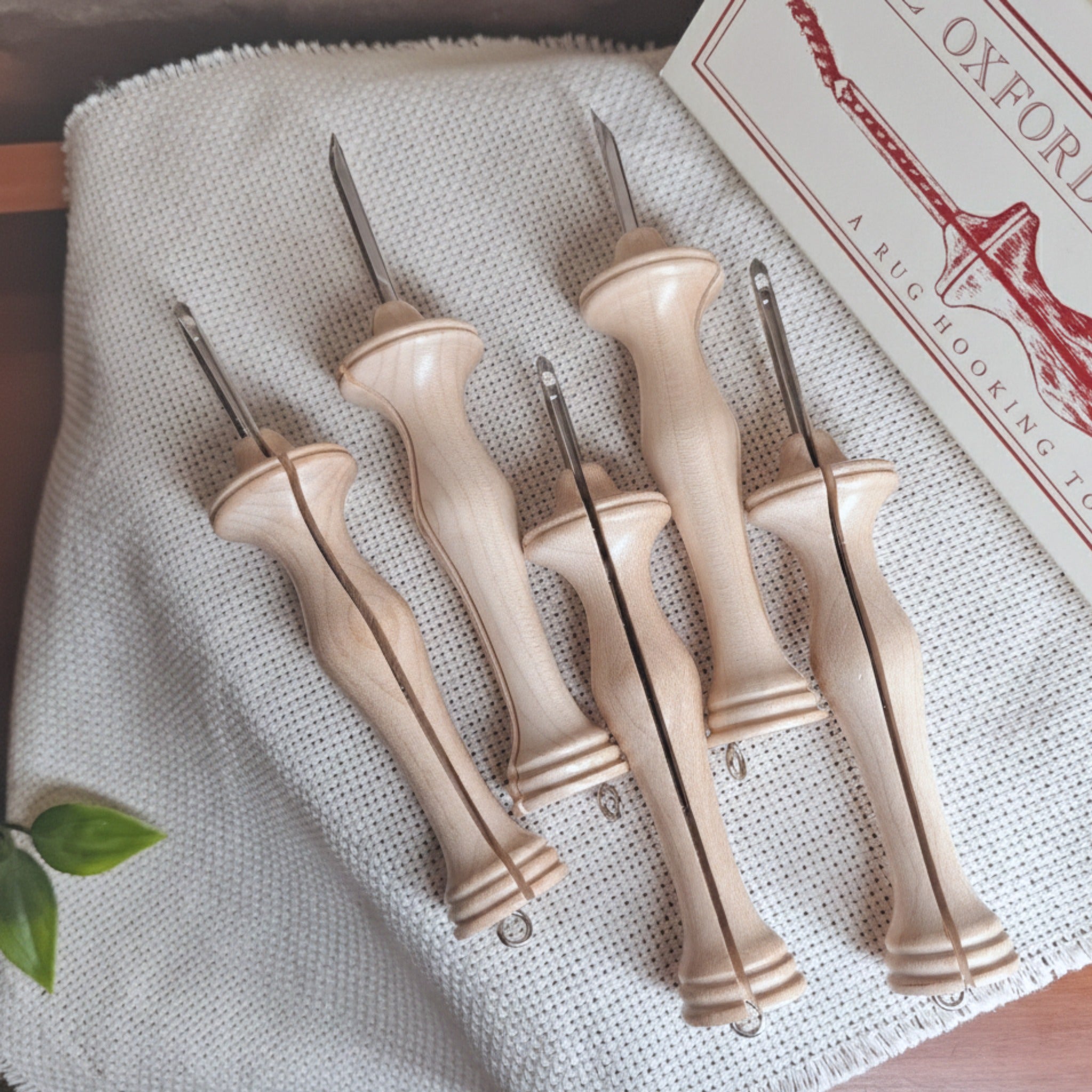 5 aghi Oxford Punch Needle tipologia "Fine" con scatola che li contiene singolarmente