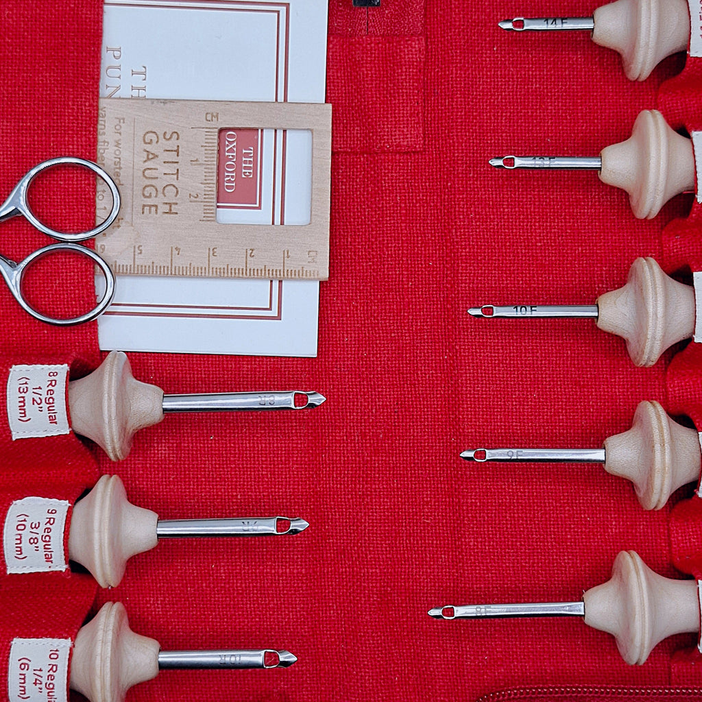 dettaglio delle punte di tutti gli aghi Oxford all'interno del loro cofanetto